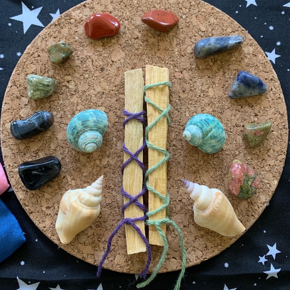 Palo Santo, Crystals & Sea Shells🐚 Friends Bundle - Picture 3 of 3